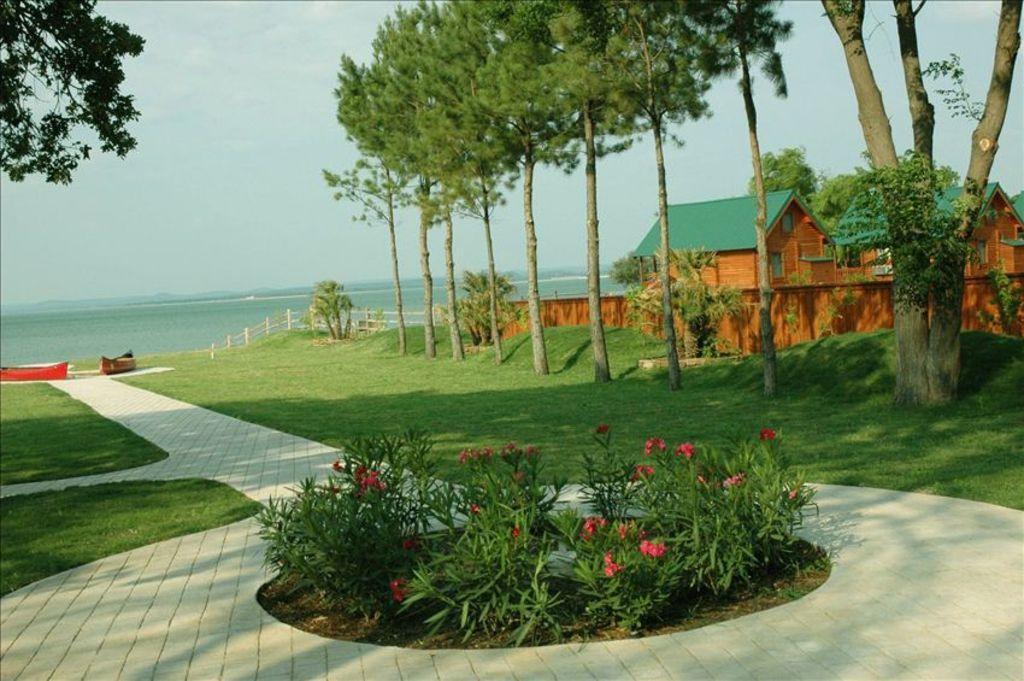 Paradise Resort At Hill Country Buchanan Dam Kültér fotó